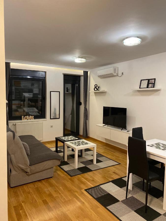 Family Home Nis , Free Parking Esterno foto